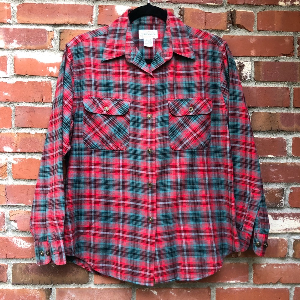 St John’s Bay Plaid Flannel Long Sleeve Button Down Size M